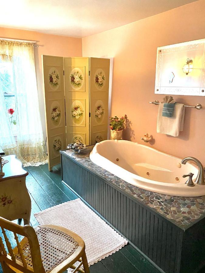 The Bella Ella Bed And Breakfast Canandaigua Eksteriør billede