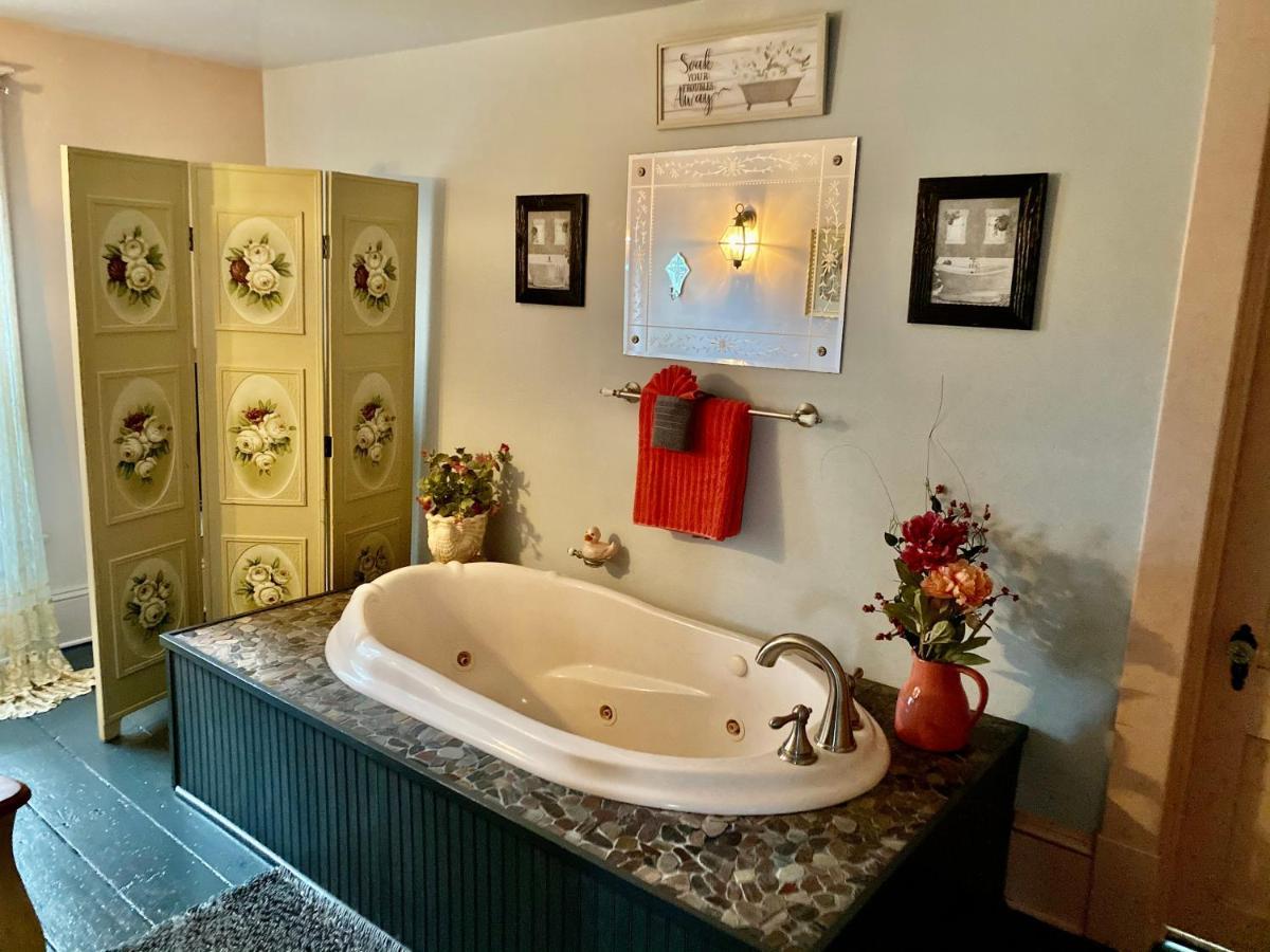 The Bella Ella Bed And Breakfast Canandaigua Eksteriør billede