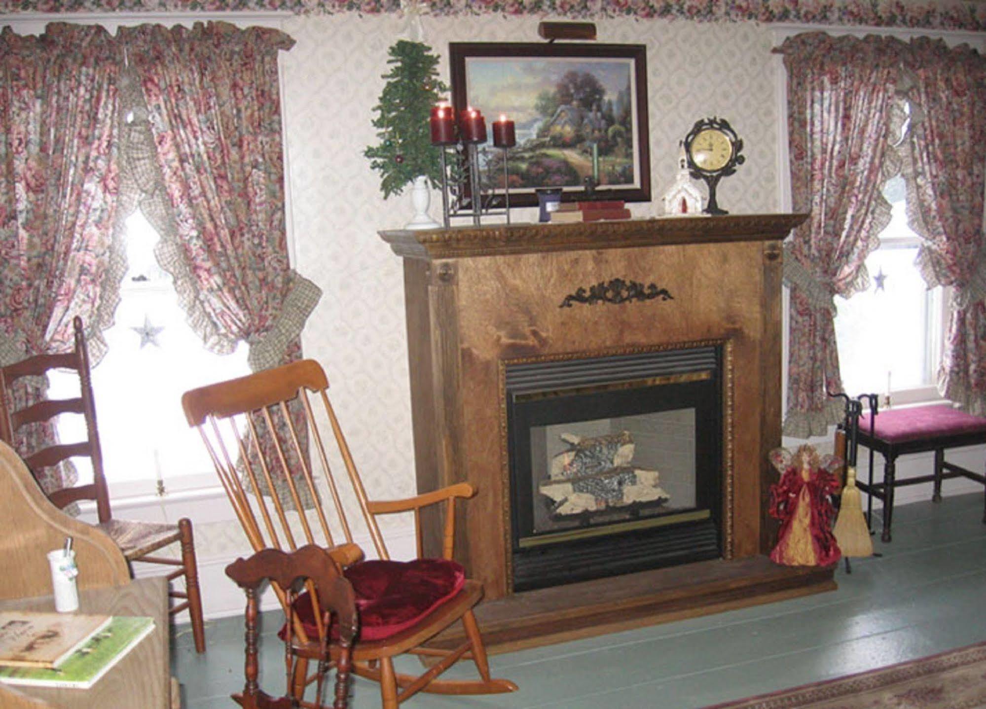 The Bella Ella Bed And Breakfast Canandaigua Eksteriør billede