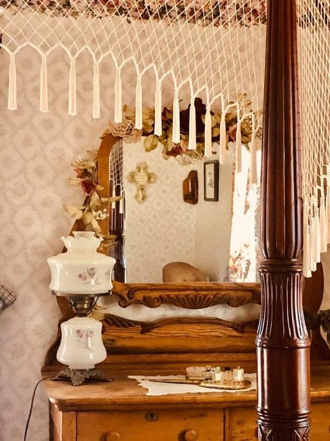 The Bella Ella Bed And Breakfast Canandaigua Eksteriør billede